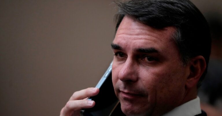 Brazil’s Flavio Bolsonaro meets with Trump amid troubled presidential bid