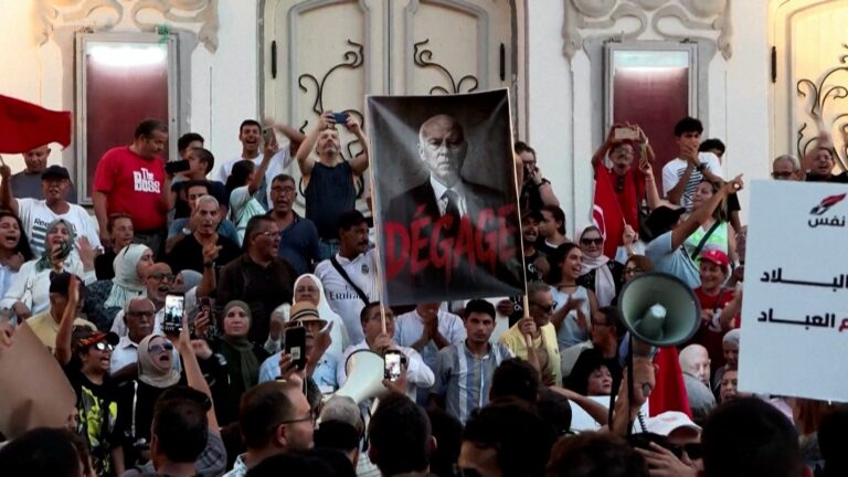 Tunisian protesters call for President Kais Saied to step down
