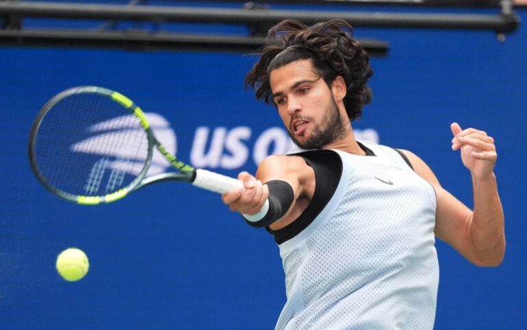 Carlos Alcarez beats Tommy Paul to win 18th straight Grand Slam match