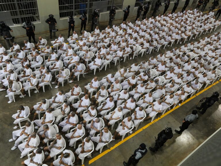 In El Salvador’s mass trials, lawyers struggle to defend hundreds